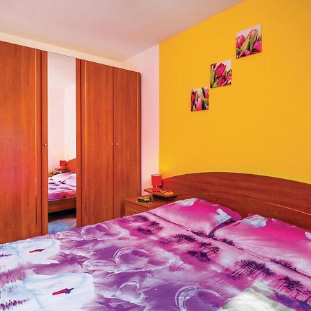 2 Bedroom Gorgeous Apartment In Rabac Bagian luar foto