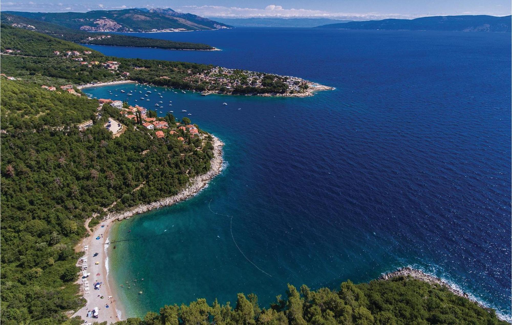 2 Bedroom Gorgeous Apartment In Rabac Bagian luar foto