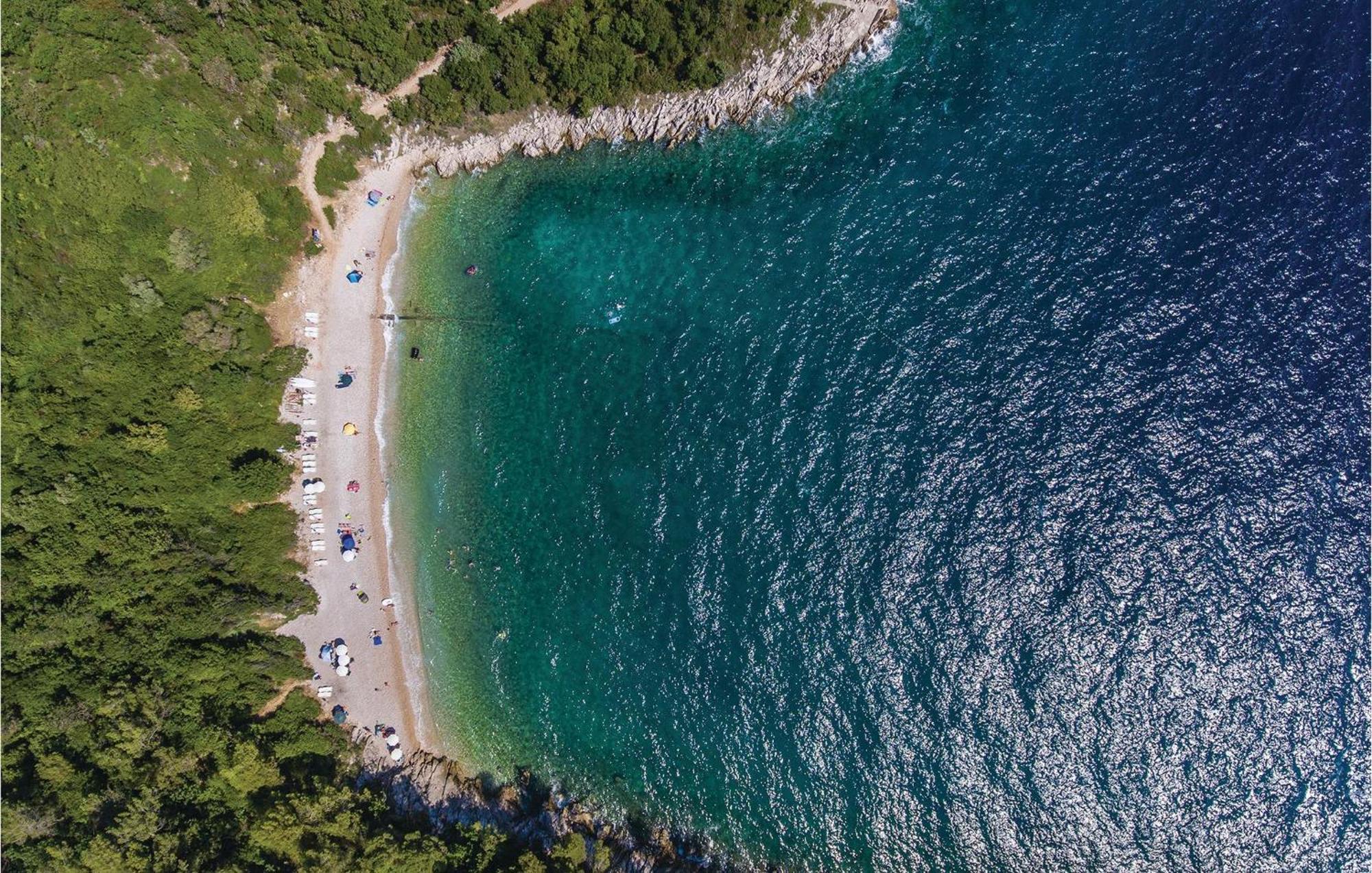 2 Bedroom Gorgeous Apartment In Rabac Bagian luar foto