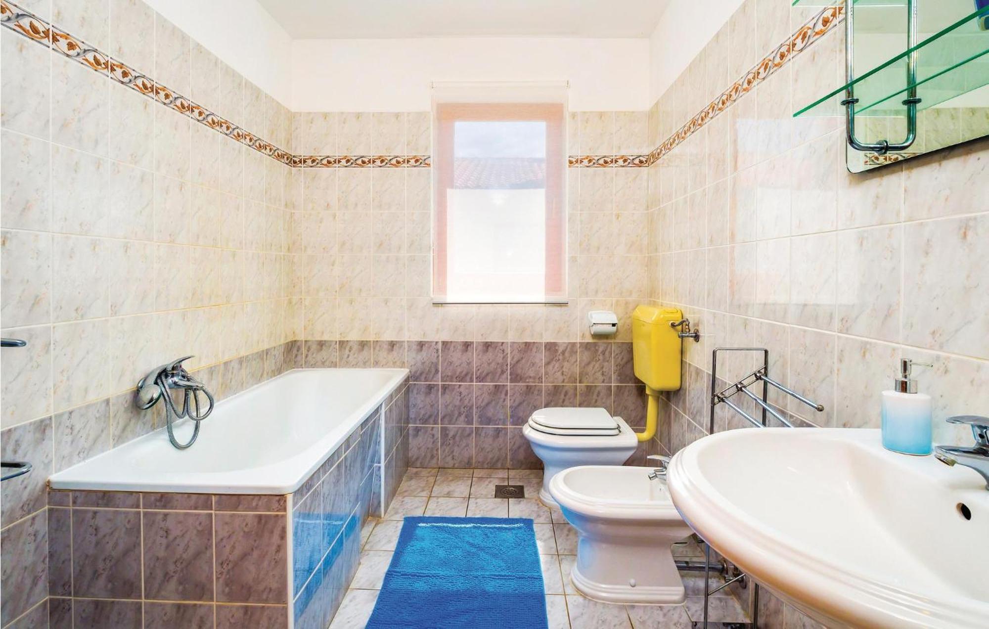 2 Bedroom Gorgeous Apartment In Rabac Bagian luar foto