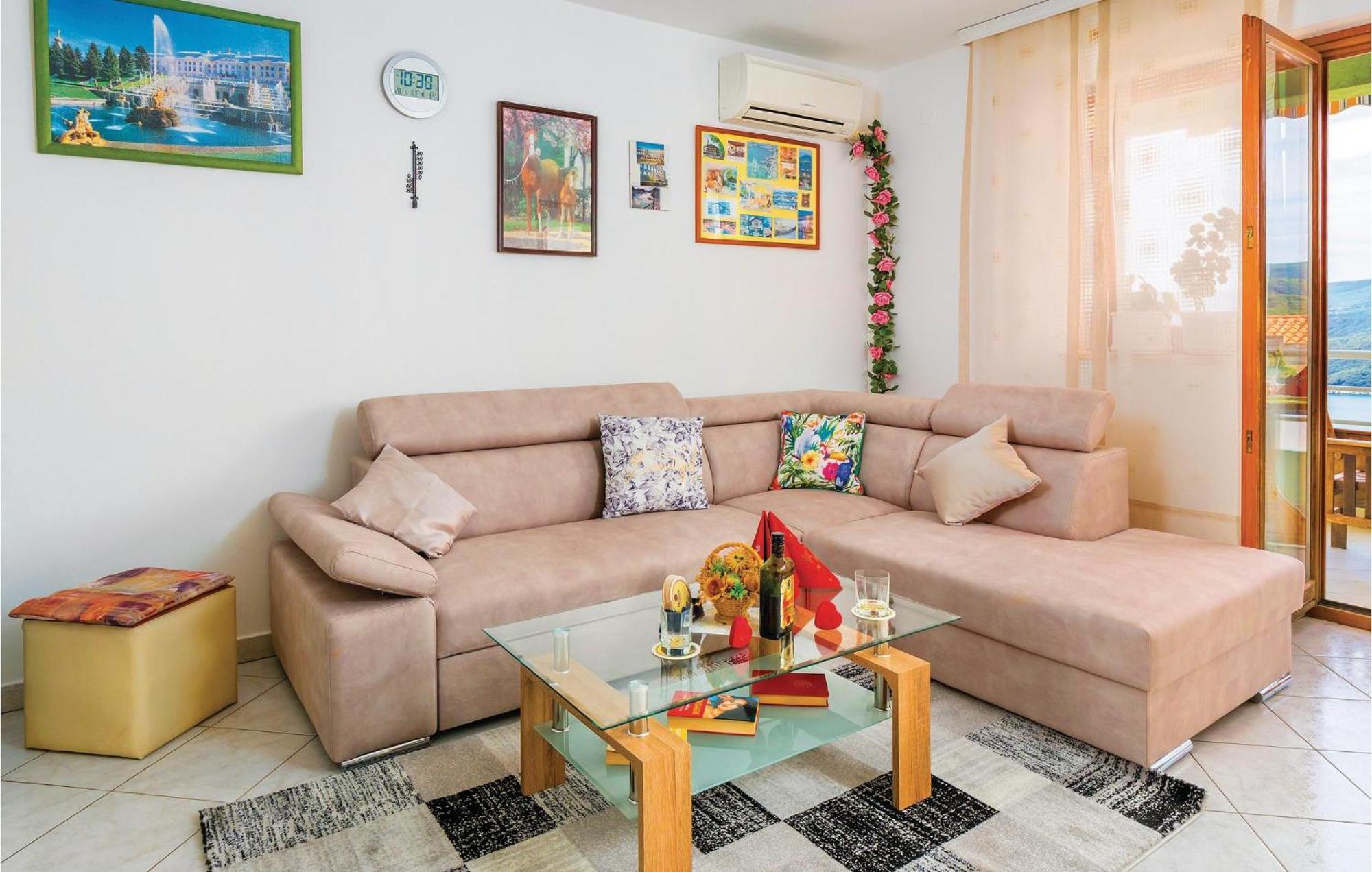 2 Bedroom Gorgeous Apartment In Rabac Bagian luar foto