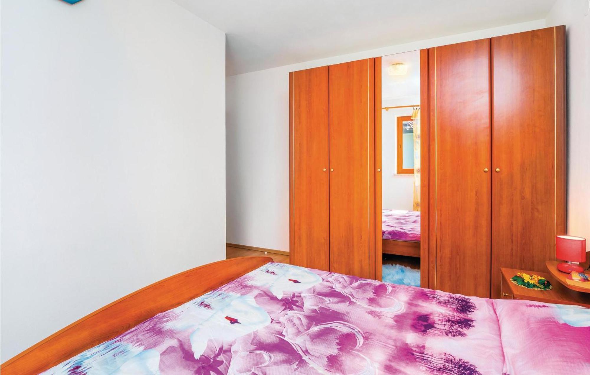 2 Bedroom Gorgeous Apartment In Rabac Bagian luar foto