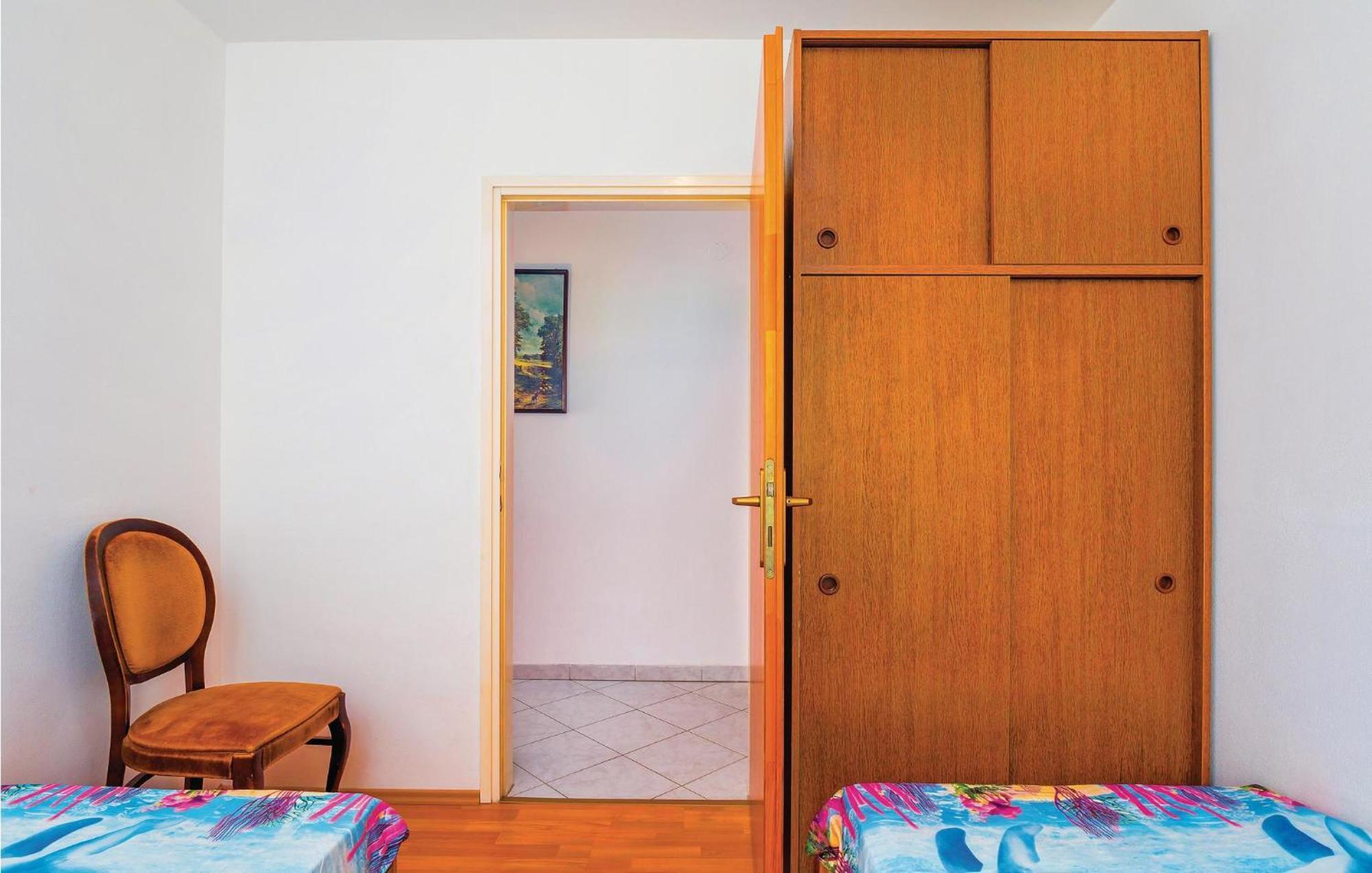 2 Bedroom Gorgeous Apartment In Rabac Bagian luar foto