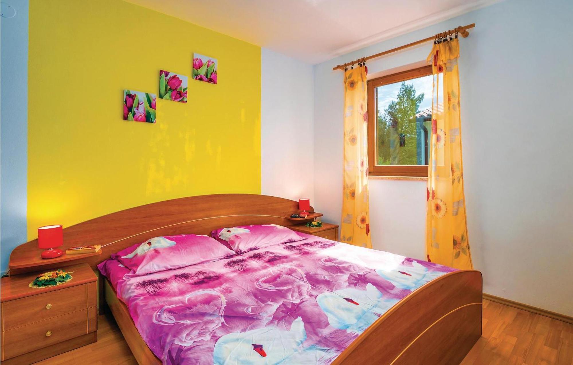 2 Bedroom Gorgeous Apartment In Rabac Bagian luar foto