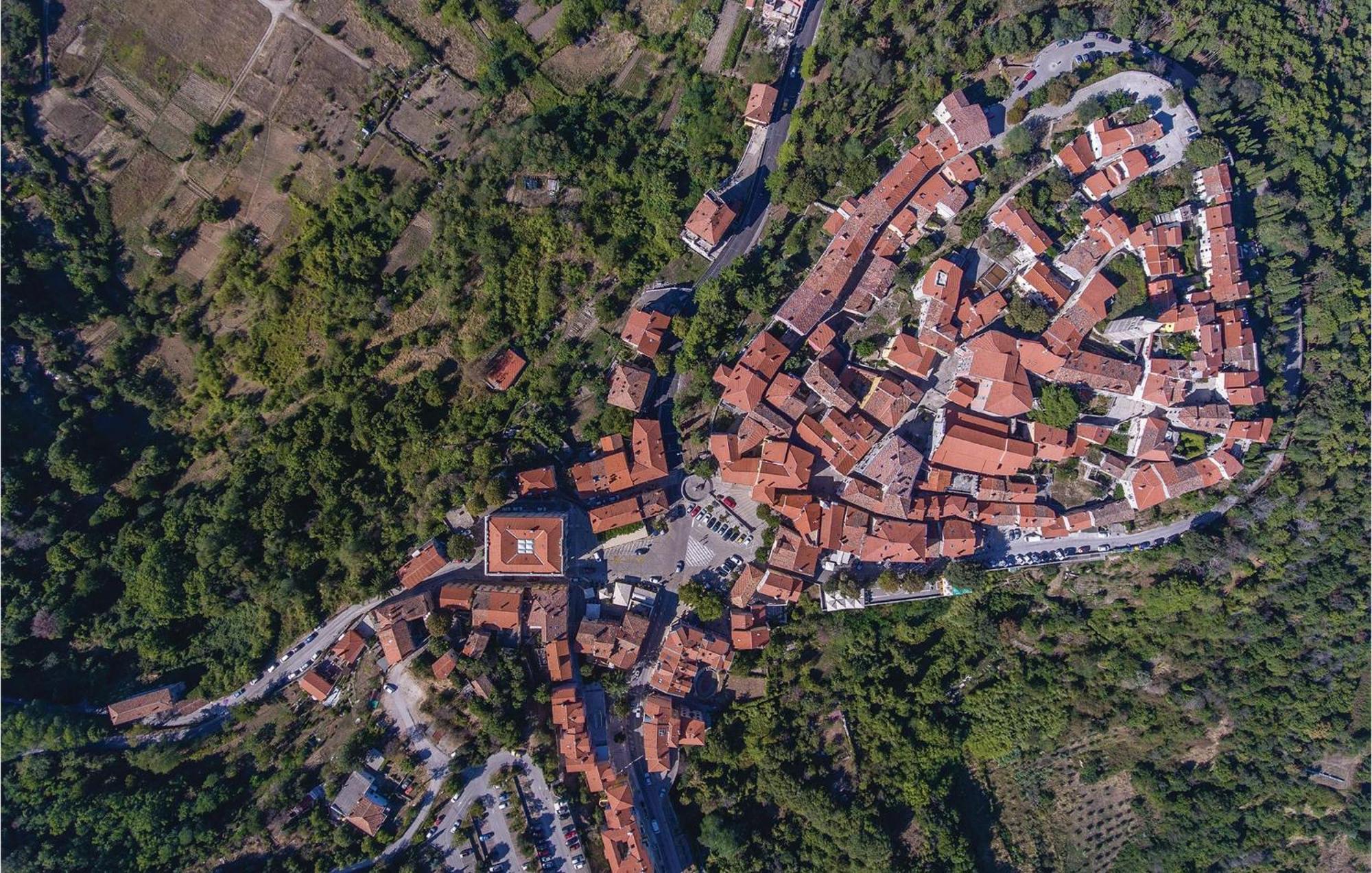 2 Bedroom Gorgeous Apartment In Rabac Bagian luar foto